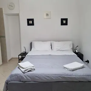 Donnaluisa , Nápoles Italia